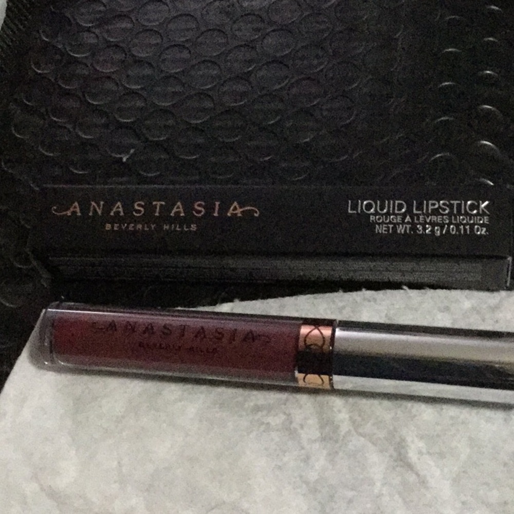 Anastasia Beverly Hills Liquid Lipstick in Trust Issues